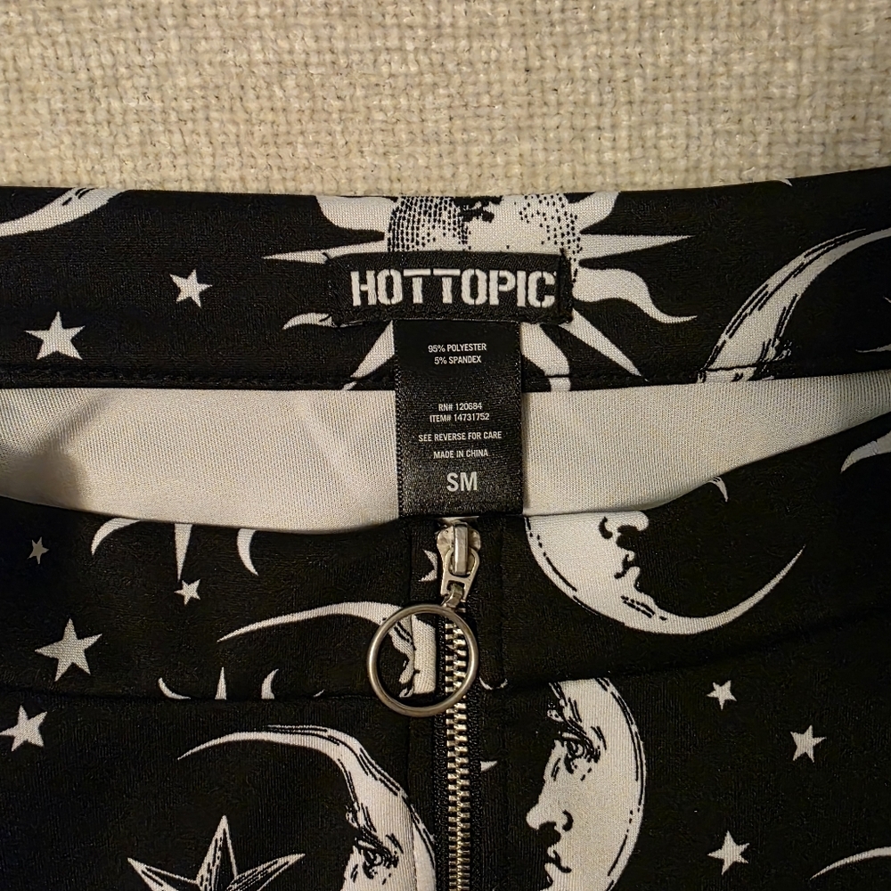 Hot Topic Black Skater Skirt with White Moon & Sun Print - Picture 3 of 3